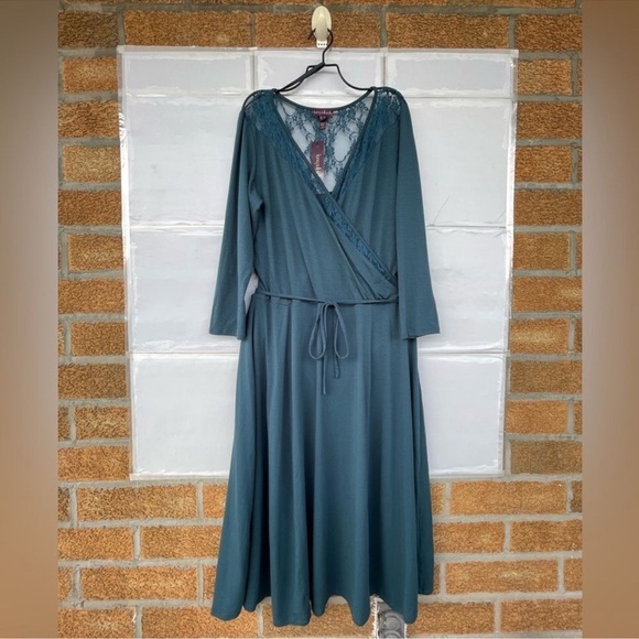 LONG TALL SALLY LACE INSERT TEAL
DRESS SIZE 14 - Picture 1 of 12